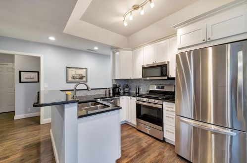 6433 Calmont Ave, Fort Worth TX 76107-5237 exterior