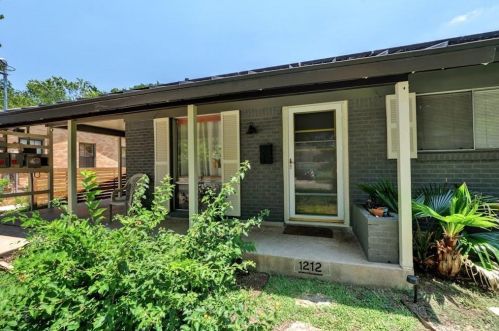 1212 Alegria Rd, Austin TX  78757-3408 exterior