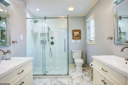 426 Buckhorn Dr, Belvidere NJ  07823-2707 exterior