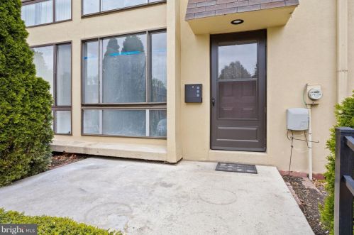 100 Glenolden Ave, Manor PA  19036-2264 exterior