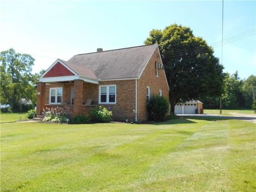 334 Lisbon St, Waynesburg, OH 44688-9302