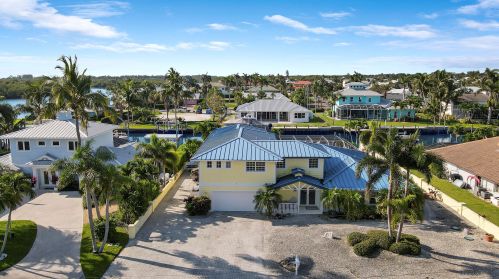 8538 Coconut St, Hobe Sound FL  33455-2915 exterior