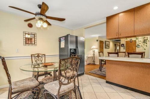 69 Bagburn Rd, Upper Stepney CT 06468-1407 exterior