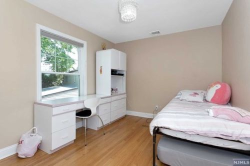 1663 River Rd, Teaneck NJ  07666-2259 exterior