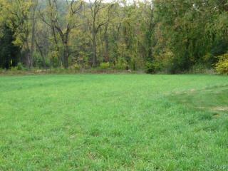 4589 Main Rd, Emmaus, PA 18049-4924