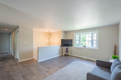 4021 Greenridge Dr, Verona, PA 15147-2223