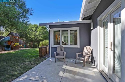 4 Loma Vista Dr, Orinda CA  94563-2213 exterior