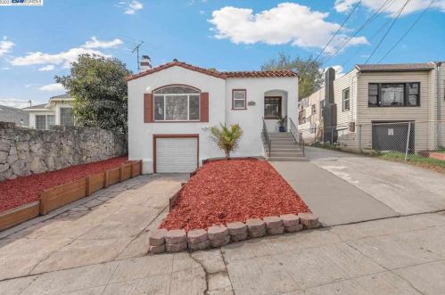 6943 Lacey Ave, Oakland, CA 94605-2579