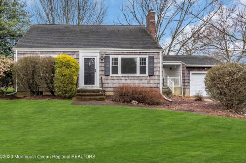4 Reje Ave, East Freehold, NJ 07728-8137