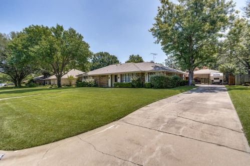 1604 Windsor Dr, Denton, TX 76207-7904