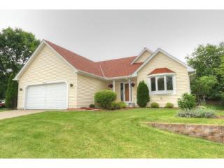 3946 Clippers Rd, Saint Paul, MN 55122-3803