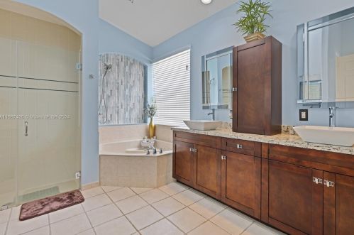18880 29th St, Hollywood FL  33029-2411 exterior