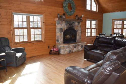 1019 19 3/4 St, Cameron WI  54822-9536 exterior