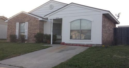 9505 County View Rd, Dallas, TX 75249-1244
