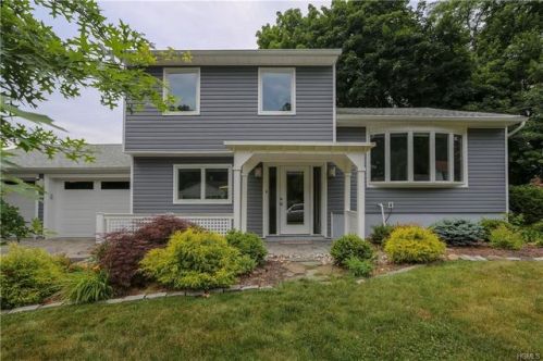 12 Greywood Dr, Orangeburg, NY 10962-2427