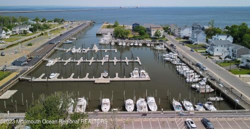 8 Benton Ave, Leonardo NJ  07737-1403 exterior