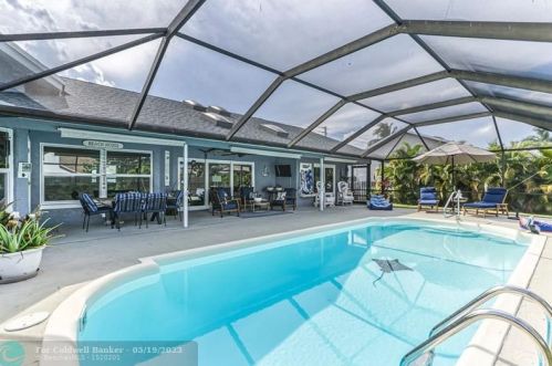 2399 Floresta Dr, Fort Pierce FL  34984-5218 exterior