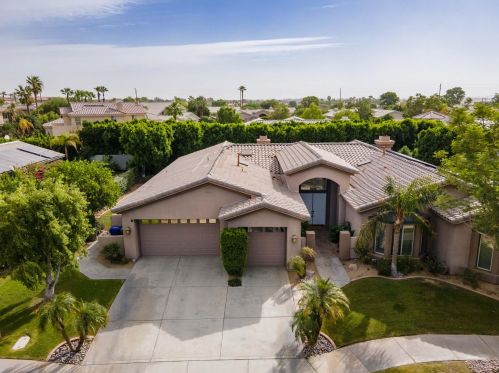 8 King Edward Ct, Rancho Mirage CA  92270-1621 exterior