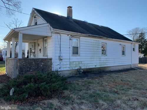 220 Anderson Ave, Yardley, PA 19067-2435