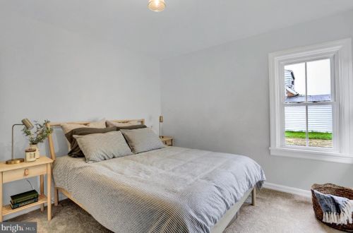 1053 Wayne Ave, Carlisle PA  17013-1640 exterior