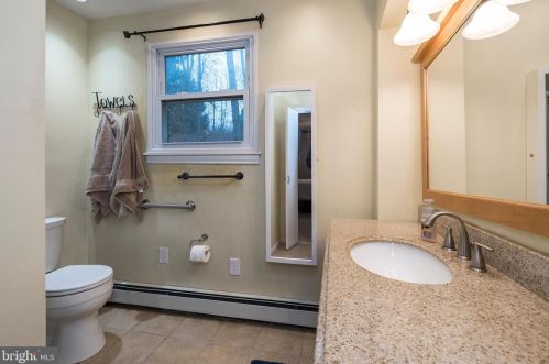 1298 Marshallton Thorndale Rd, Downingtown PA  19335-3754 exterior