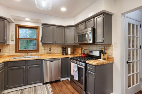 5021 83 Pl, Kenosha WI 53142-4732 exterior