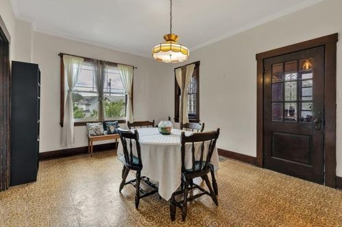 2620 10th Ave, Beaver Falls PA  15010-3711 exterior