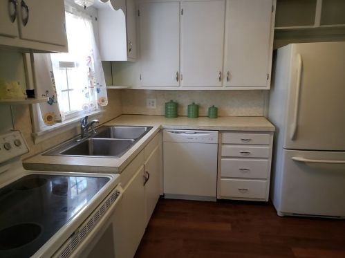 170 Meadowbrook Ave, West Springfield, MA 01089-2946