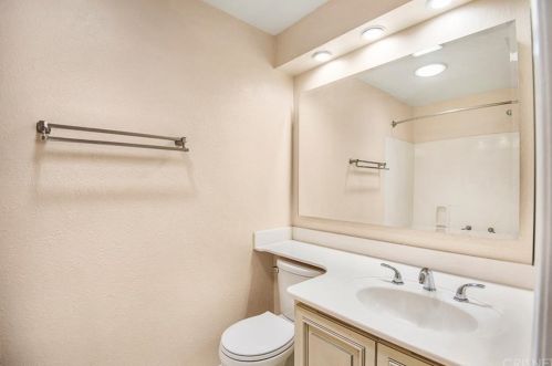 14666 Hydrangea Way, Santa Clarita CA  91387-1528 exterior