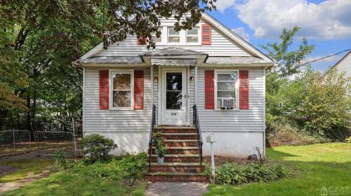 638 Bergen St, South Plainfield, NJ 07080-2702