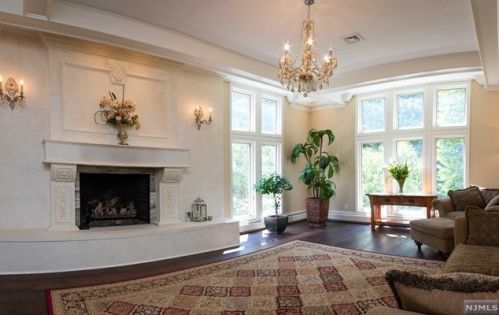 11 Glenwood Dr, Upper Saddle River NJ  07458-3303 exterior