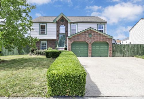 202 Monarch Dr, Pataskala, OH 43062-8923