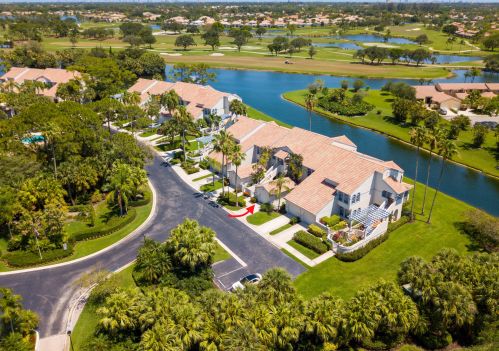 702 Ryder Cup Cir, West Palm Beach, FL 33418-8409
