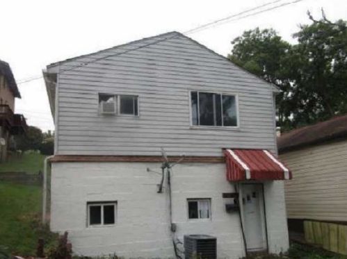 2027 Woodmont Ave, New Kensington, PA 15068-4122