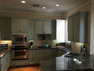 2510 Boulevard Park, Houston TX  77098-5108 exterior