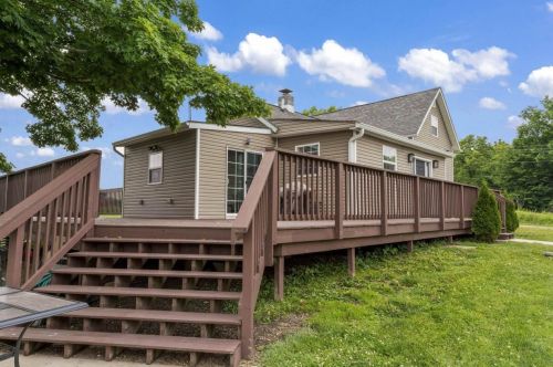 10502 Sycamore Rd, Mount Vernon OH  43050-7517 exterior