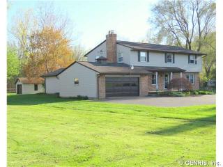 1721 Woodard Rd, Webster, NY 14580-9723