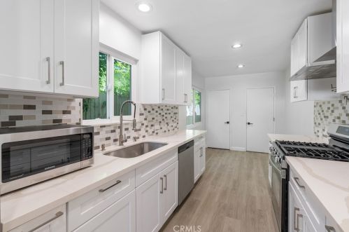 6747 Blewett Ave, Van Nuys CA  91406-6014 exterior