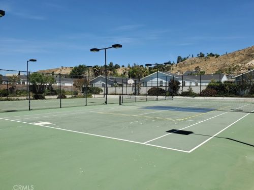 20055 Canyon View Dr, Santa Clarita CA  91351-5724 exterior