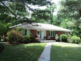 12 Van Siclen Dr, Poughkeepsie, NY 12601-5409