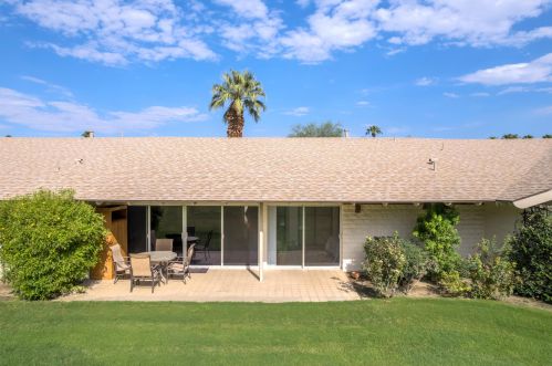 49131 Washington St, La Quinta CA  92253-2214 exterior
