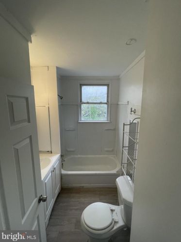 1130 Sterling Ave, Boothwyn, PA 19061-3918