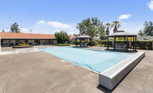 40 Westgate Cir, Santa Rosa CA  95401-9014 exterior