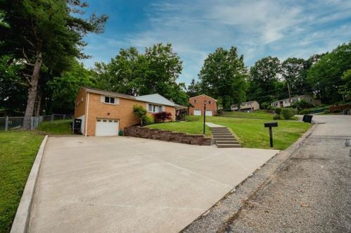 3809 Belladonna Dr, Glenshaw, PA 15116-1241