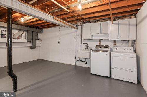 5509 Miles Ct, Springfield VA 22151-1714 exterior