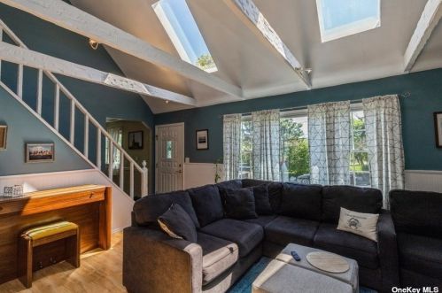 311 Waterside Rd, Northport, NY 11768-1234