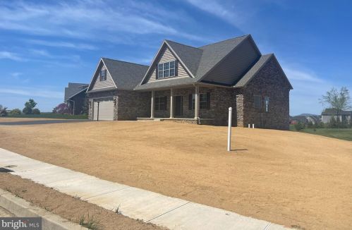 453 Walter Ave, Upton, PA 17225-1710