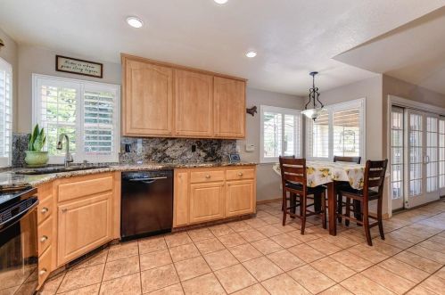 102 Seafarer Ct, Folsom CA  95630-2332 exterior