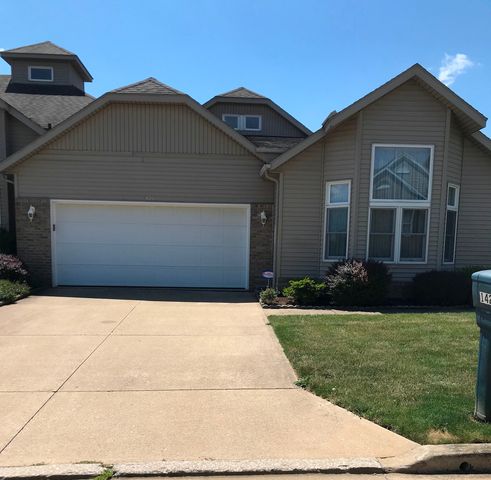 1420 Southpointe Cir, Canton, OH 44714-1105