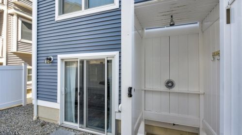 5 Fort Ave, Pelican Island NJ  08751-1512 exterior